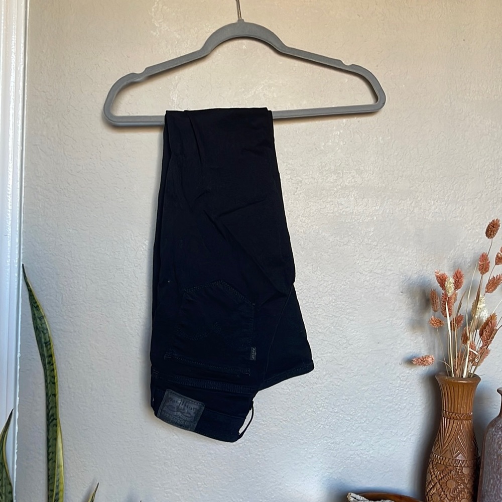 Levi’s 711 Skinny Jean